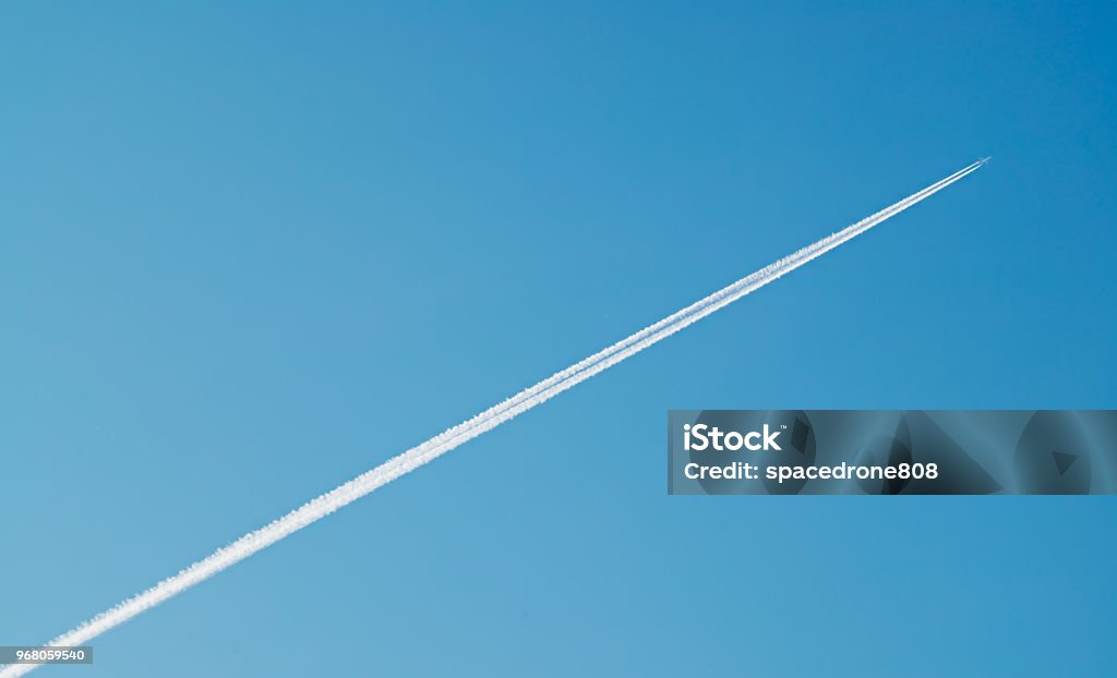 Jet Tracing Diagonal Jet Trace Transportation Background Stock Photo - Download ...