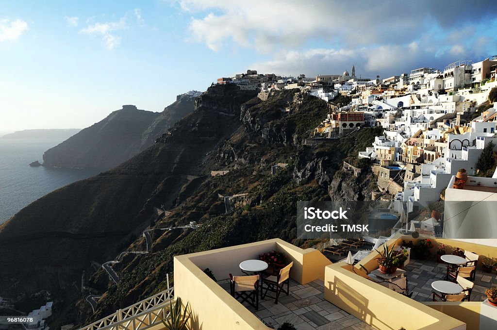 Edificio de las montañas - Foto de stock de Grecia - Europa del sur libre de derechos