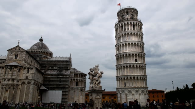 wide view of the famous leaning tower, pisa