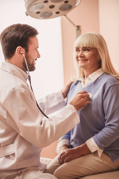 istock Old woman in hospital 968192060