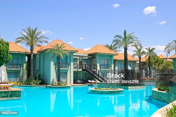 Piscina Em Vip Villas Antália Turquia - Fotografias de stock e mais imagens de Hotel - Hotel, Província de Antália, Bangaló