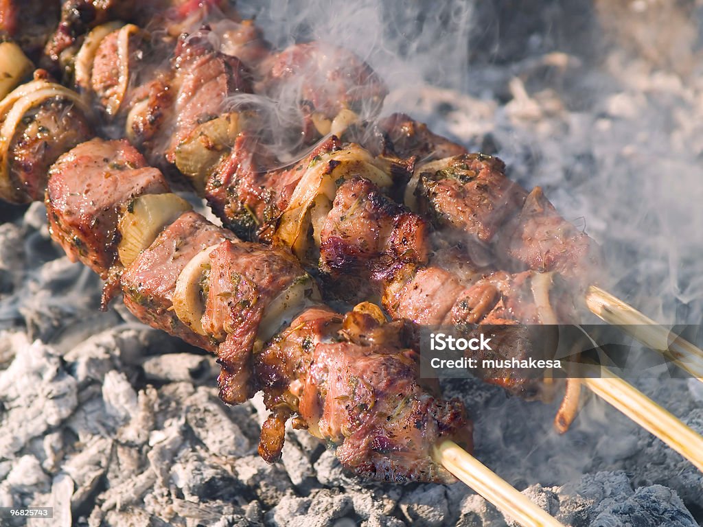 Kebabs Kochen am Grill " - Lizenzfrei Am Spieß gebraten Stock-Foto