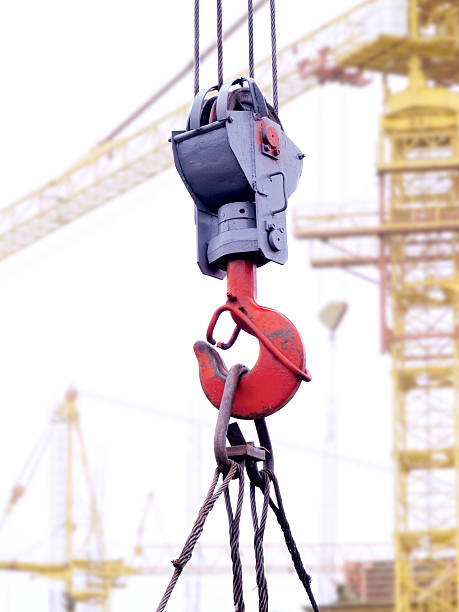 konstruktion der cranes - vertical lift bridge stock-fotos und bilder