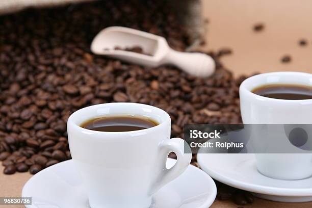 Due Mini Caffè Ampia - Fotografie stock e altre immagini di Bianco - Bianco, Bibita, Caffè - Bevanda