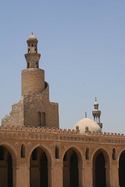 minarete da mesquita - cairo mosque koran islam imagens e fotografias de stock