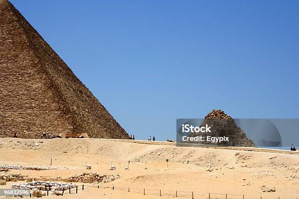 Foto de Grandes Pirâmides e mais fotos de stock de Areia - Areia, Arquitetura, Azul