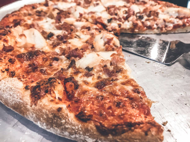 istock Fresh Hot Pizza With Chicken And Bacon 968346768