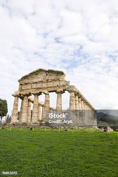 Tempio Di Atena Paestum Italia - Fotografie stock e altre immagini di Antica Grecia - Antica Grecia, Antica Roma, Archeologia