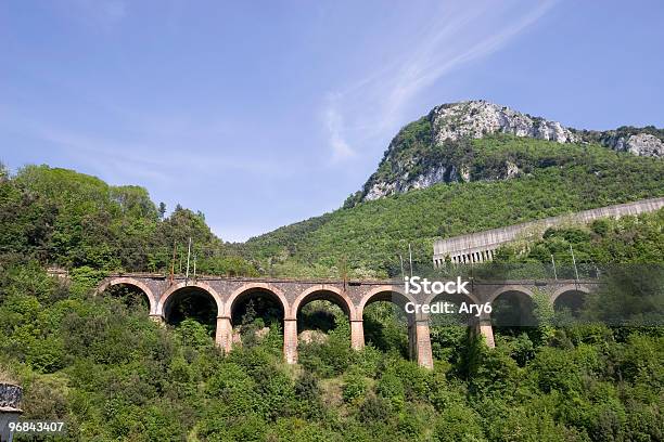 Vecchio Ponte Ferroviario - Fotografie stock e altre immagini di Agricoltura - Agricoltura, Ambientazione esterna, Architettura