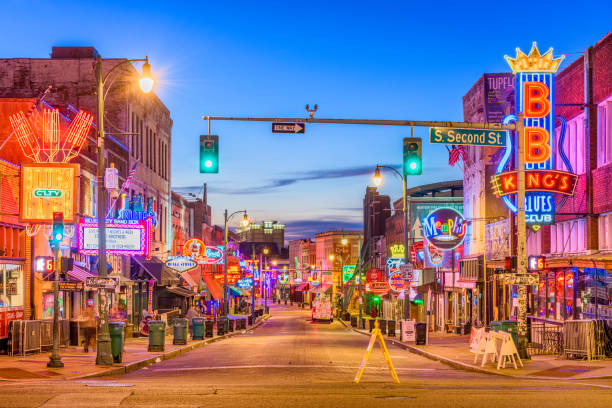 memphis tennessee beale street - memphis tennessee tennessee skyline history imagens e fotografias de stock