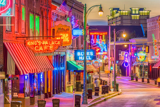 memphis tennessee beale street - memphis tennessee tennessee skyline history foto e immagini stock