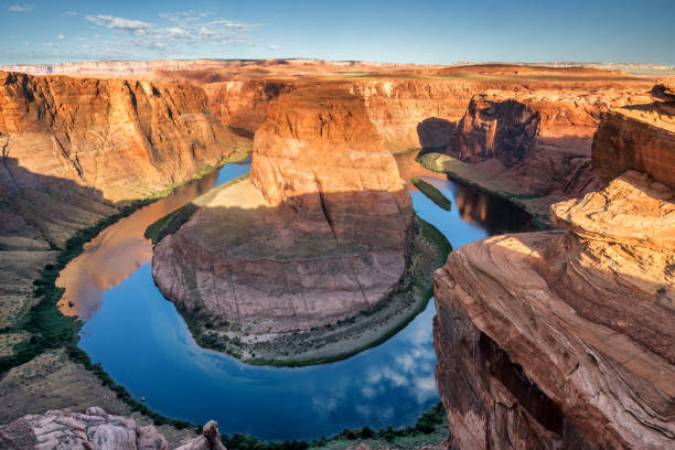 frühen morgen colorado river horseshoe bend in der nähe von page arizona - majestic mountain river horseshoe bend stock-fotos und bilder