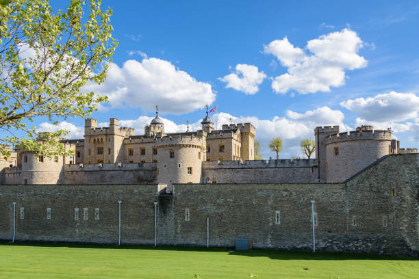 istock Tower of London on a sunny day 968600122