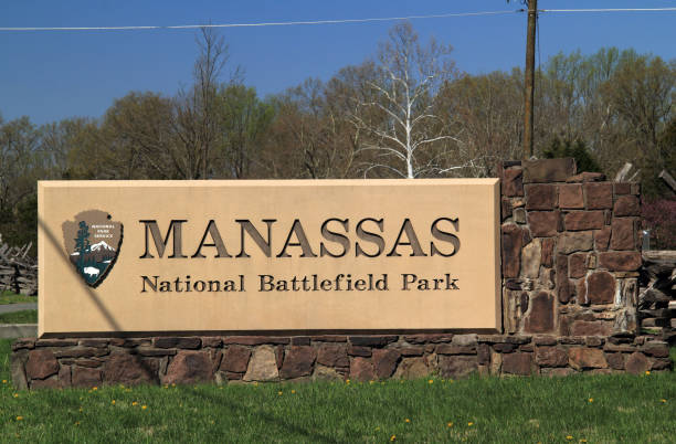 manassas battlefield national park ntrance sign - manassas war famous place park imagens e fotografias de stock