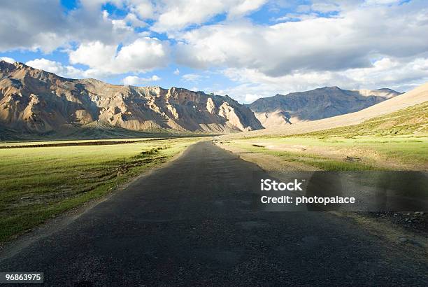 Gama Himalaya Foto de stock y más banco de imágenes de Actividad - Actividad, Aire libre, Alpes Europeos