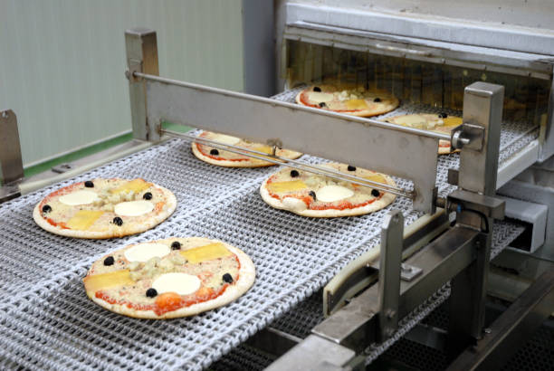 istock Industrial pizza manufacturing 968815358