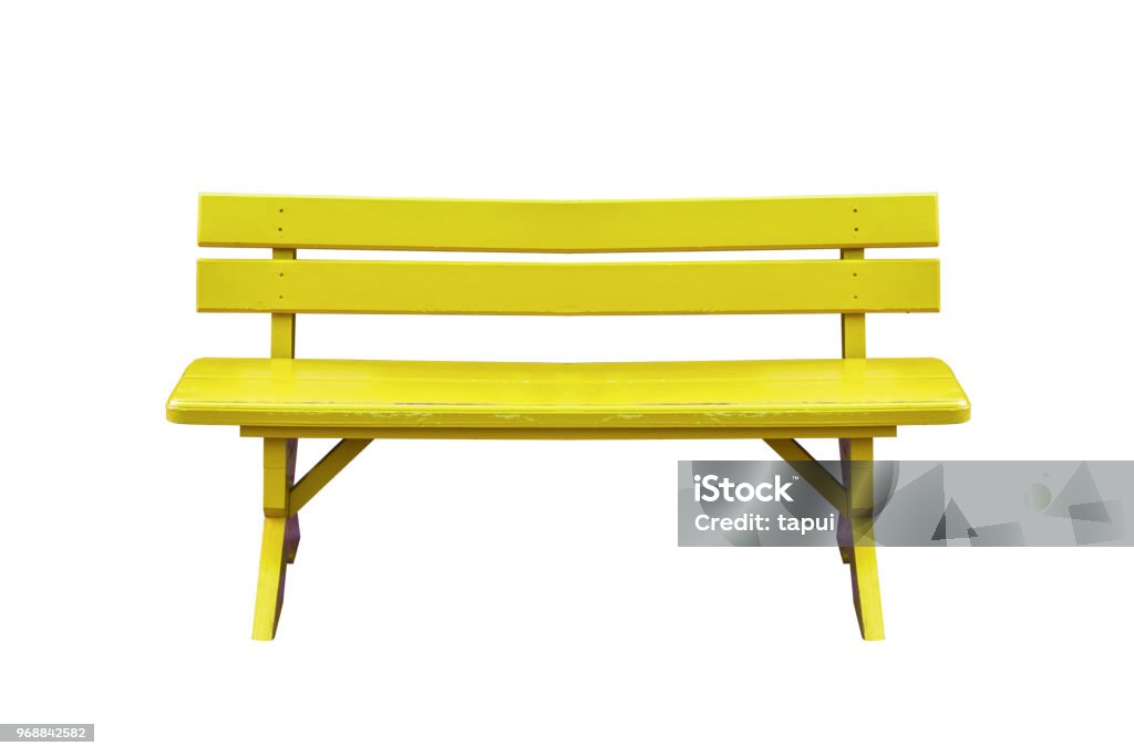 banco de madeira amarelo isolado no fundo branco com traçado de recorte. - Foto de stock de Banco - Assento royalty-free