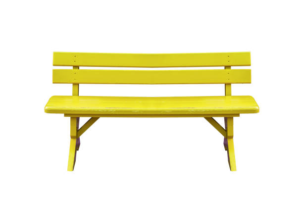 banco de madeira amarelo isolado no fundo branco com traçado de recorte. - dirty bench empty park - fotografias e filmes do acervo