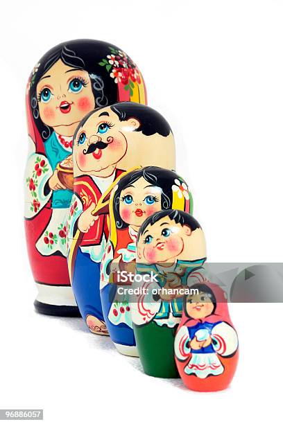 Bonecas Russas Famíliaisolada - Fotografias de stock e mais imagens de Boneca Russa - Boneca Russa, Família, Alegoria