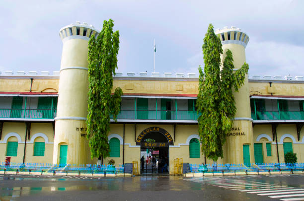 la prison cellulaire, aussi connu comme kala pani, port blair, andaman et nicobar - security security system old blue photos et images de collection