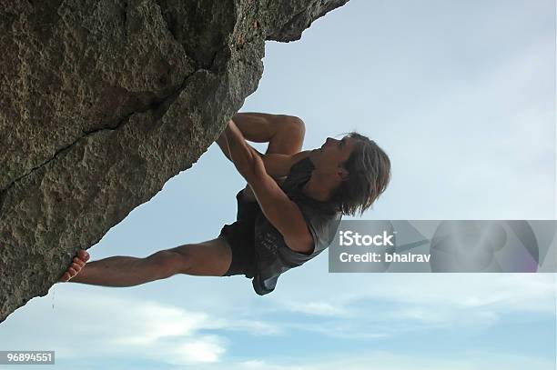 Arrampicata Su Roccia - Fotografie stock e altre immagini di Alpinismo - Alpinismo, Ambientazione esterna, Arrampicata su roccia