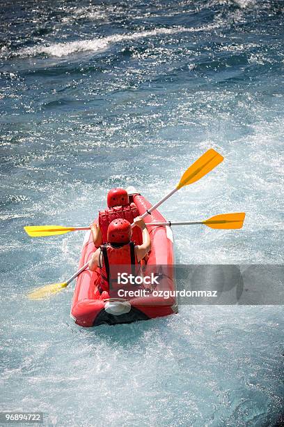 Andare In Canoa - Fotografie stock e altre immagini di Andare in canoa - Andare in canoa, Rafting, Rafting sulle rapide