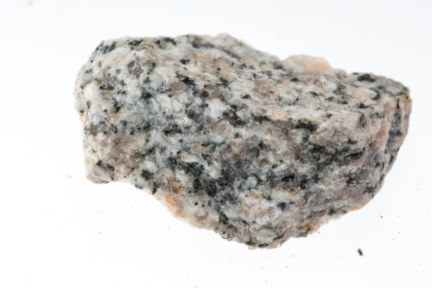 granit gneiss mineralnych próbki studio strzał z białym tle - gneiss zdjęcia i obrazy z banku zdjęć