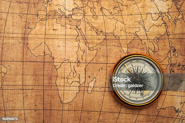 Bussola Su Vecchia Mappa - Fotografie stock e altre immagini di Africa - Africa, Antico - Condizione, Antico - Vecchio stile