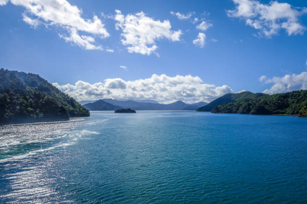 マールバラ音、ニュージーランド - queen charlotte sound ストックフォトと画像