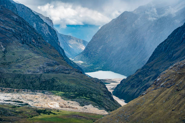Huaraz Santa Cruz Treking in Peru Mountains