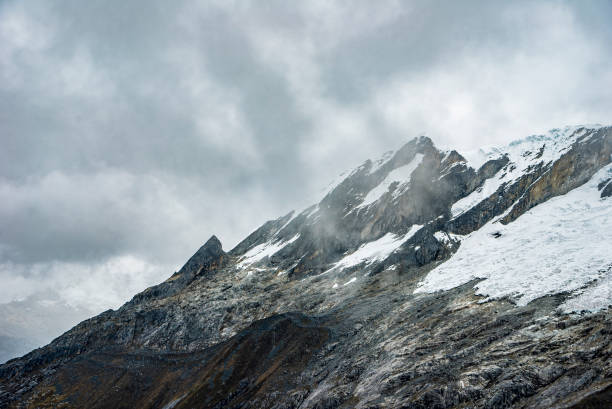 istock Huaraz Santa Cruz Treking 968971206