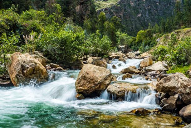 istock Huaraz Santa Cruz Treking 968974366