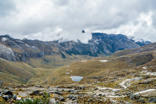 istock Huaraz Santa Cruz Treking 968979998