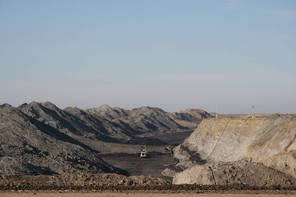 mina de tira - north dakota fotografías e imágenes de stock