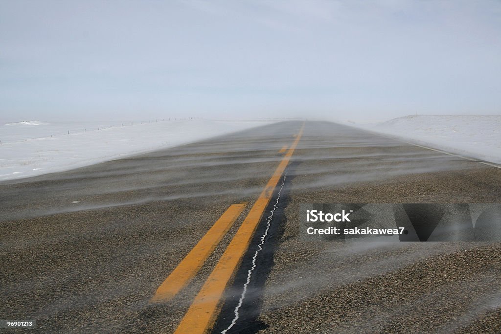 Highway com neve - Foto de stock de Passar royalty-free