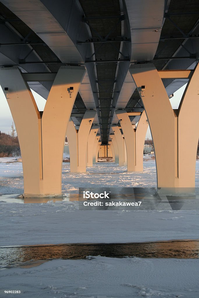 Puente del monumento de - Foto de stock de Agua libre de derechos