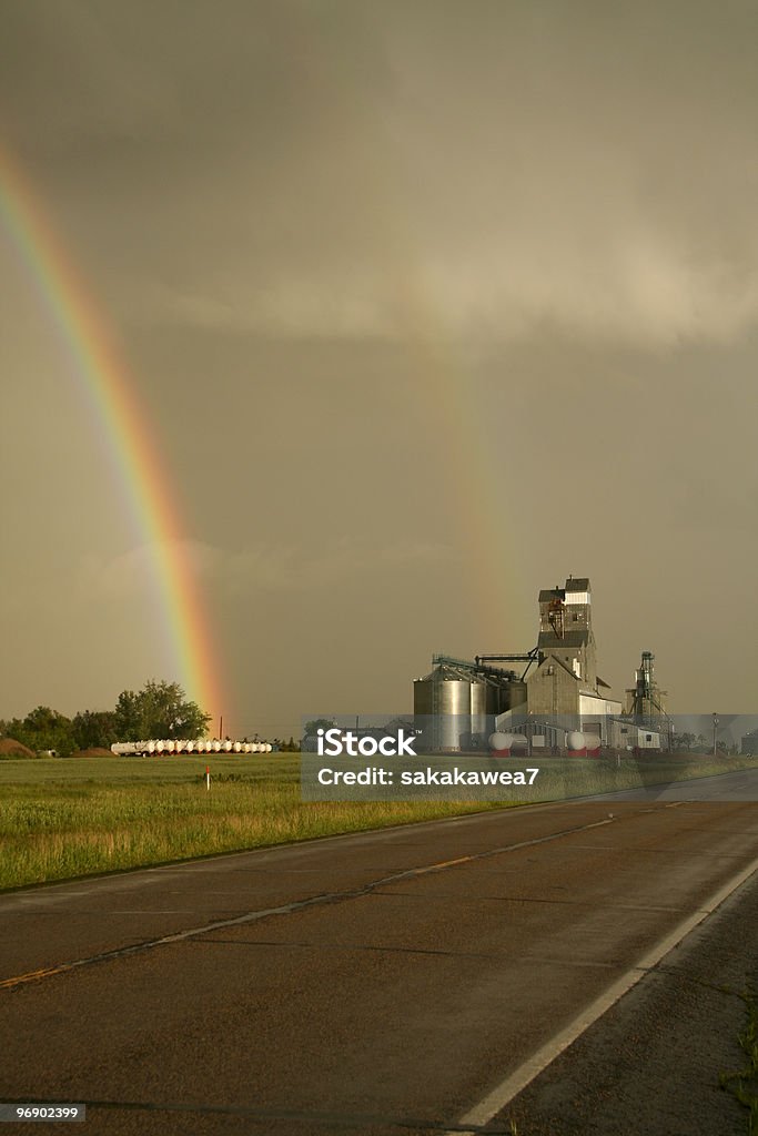 Tęcza nad kraju windy - Zbiór zdjęć royalty-free (Stan Dakota Północna)