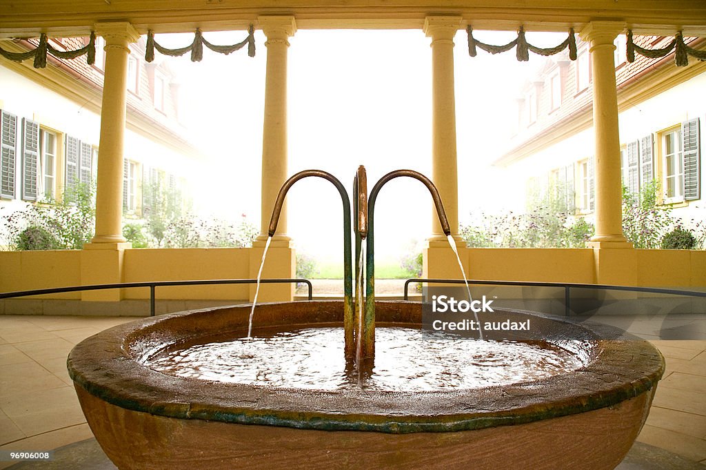 Fontaine d'eau minérale - Photo de Abdication libre de droits