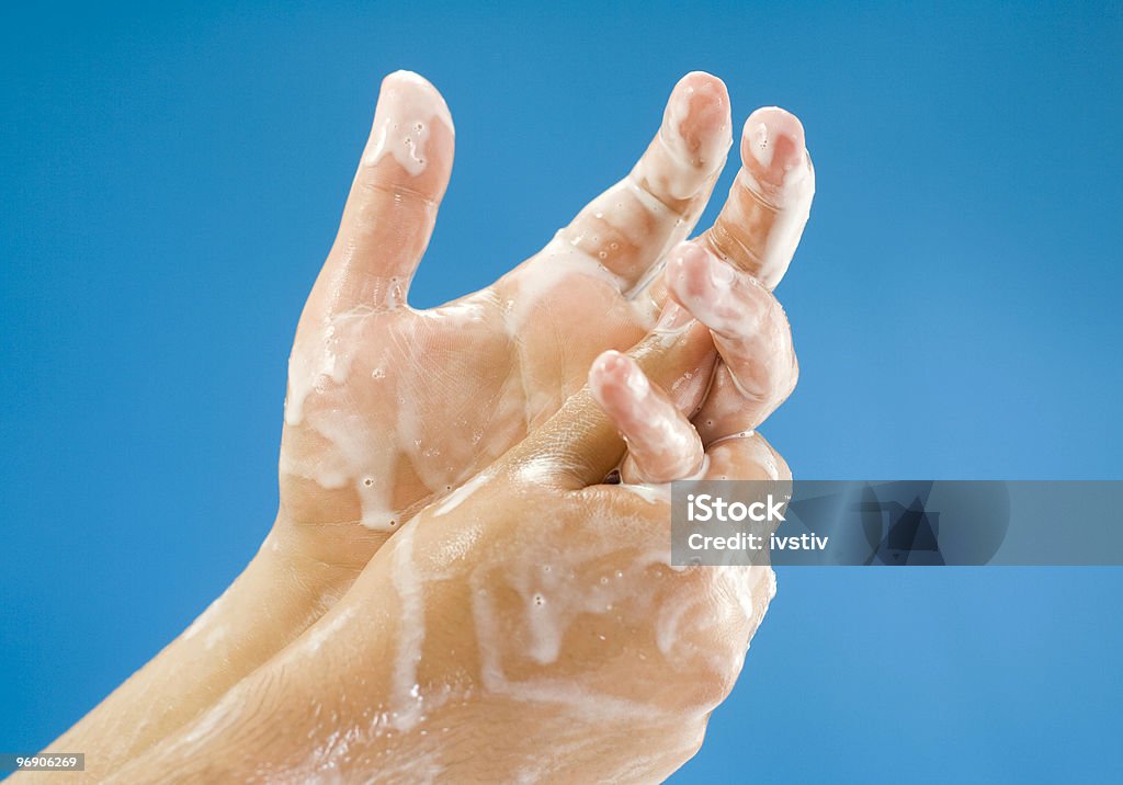 手を洗う - せっけんの泡のロイヤリティフリーストックフォト