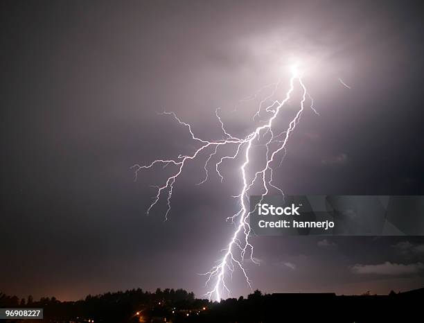 Bigbolzen Stockfoto und mehr Bilder von Gewitterblitz - Gewitterblitz, Bolzen, Elektrizität