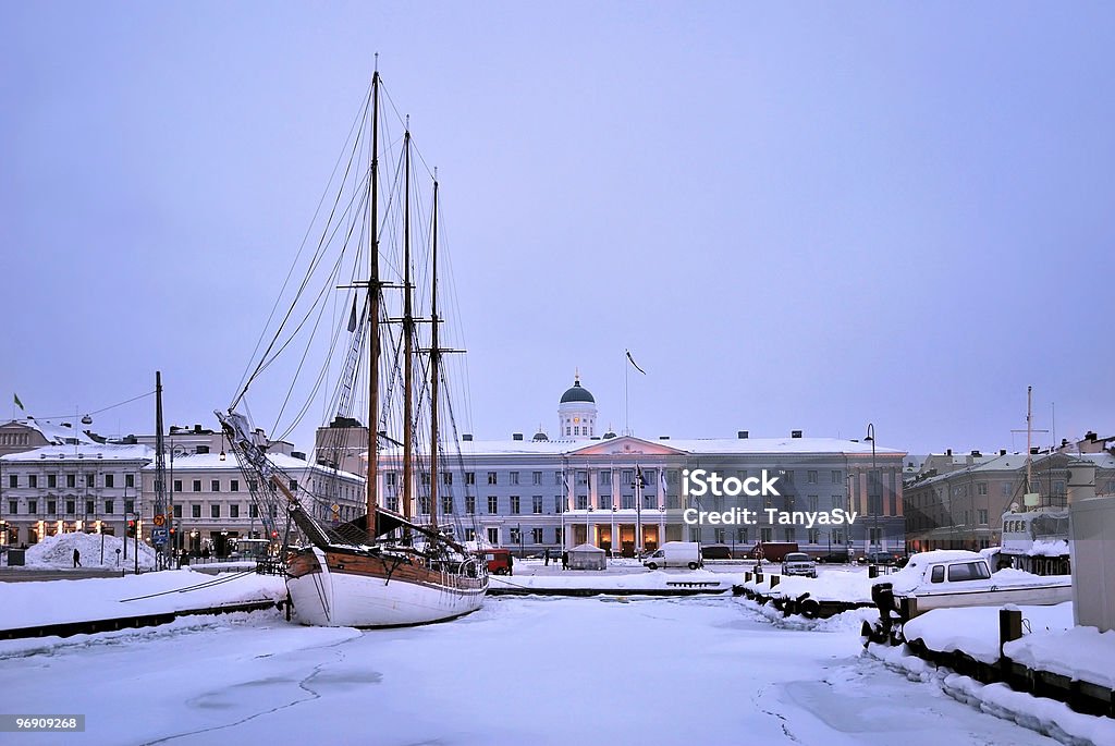 Violet crépuscule à Helsinki - Photo de Helsinki libre de droits