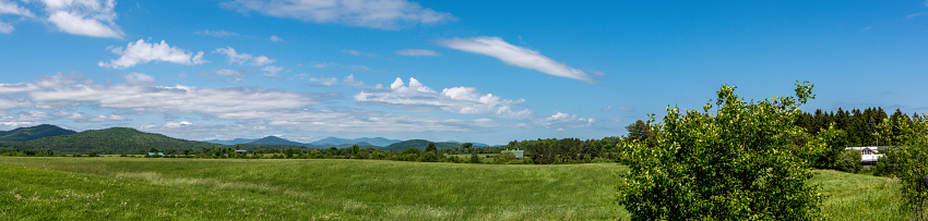 Panoramic of a land in summer in northern state of New-York