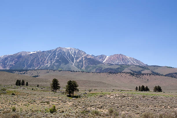 istock Sierra Nevada mountains with little snow 96911971