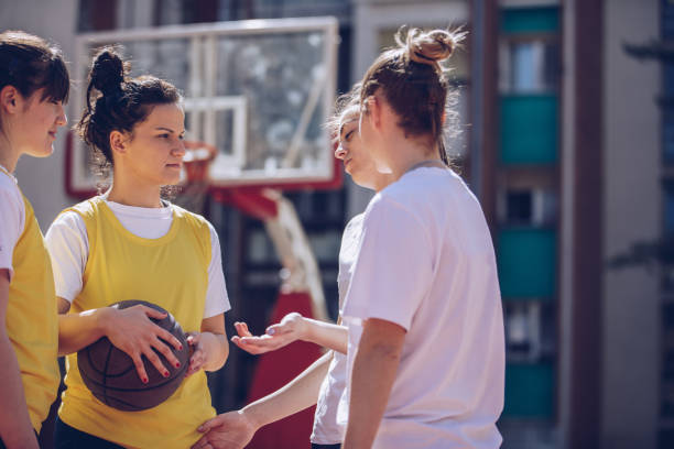istock Streetball team 969136796