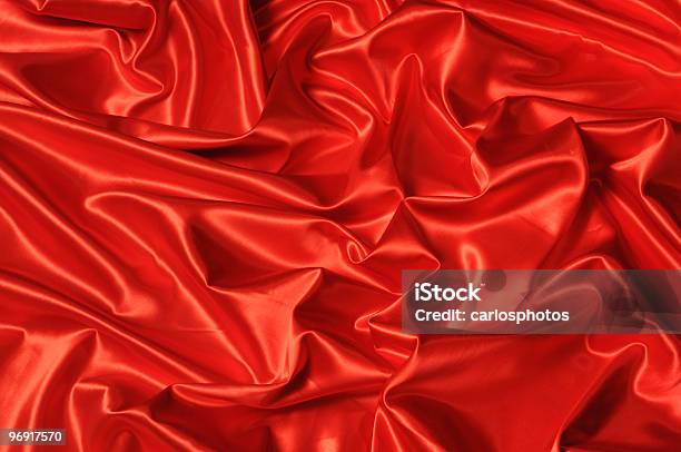 Fondo De Satén Rojo Foto de stock y más banco de imágenes de Abstracto - Abstracto, Brillante, Color - Tipo de imagen