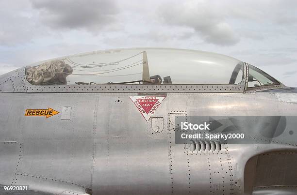 Canopy 3 Chorros Foto de stock y más banco de imágenes de Avión de caza - Avión de caza, Agresión, Armamento