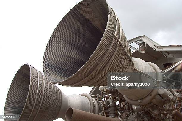 Foto de Motores De Foguete 4 e mais fotos de stock de Foguete espacial - Foguete espacial, Míssil, Decolar - Atividade