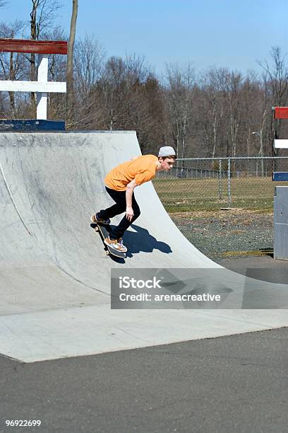 Skateboard Rampa - Fotografie stock e altre immagini di Adolescente - Adolescente, Adolescenza, Adulto