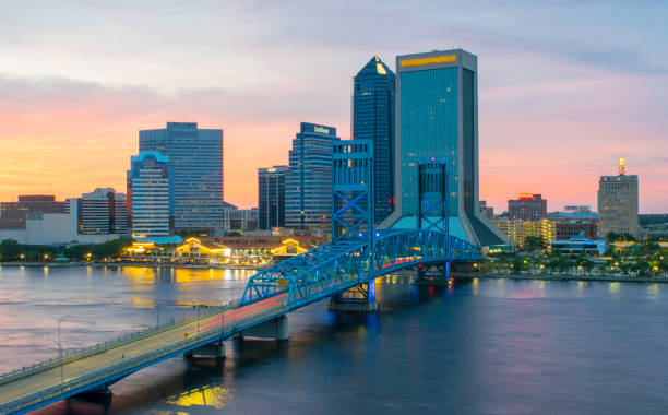 istock Jacksonville, Florida, USA Skyline at Dawn 969298034