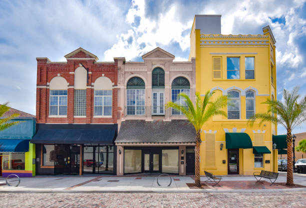 istock Old Fashioned Main Street Building Exteriors 969298120